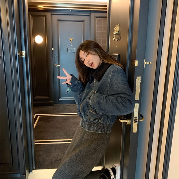 Jean jacket - Picture 2 of 4